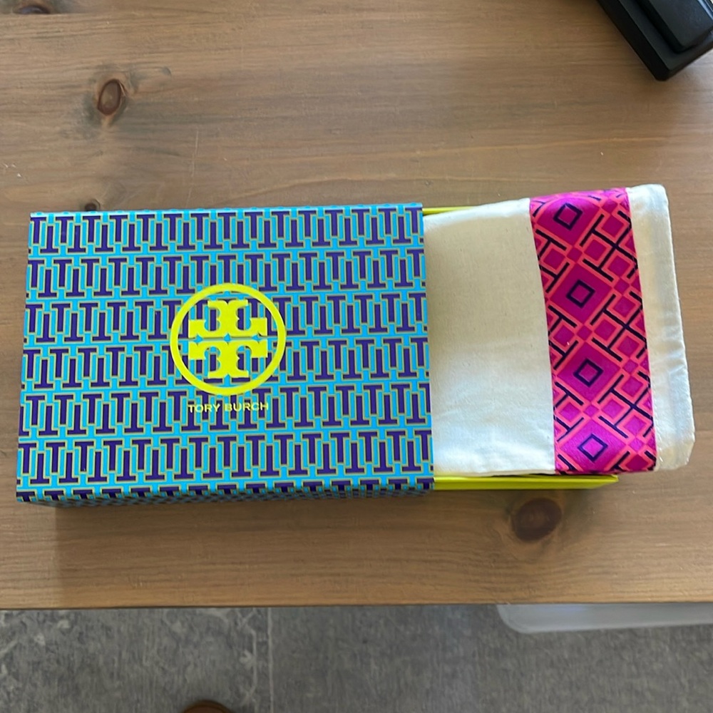 Tory Burch Box with dust cover